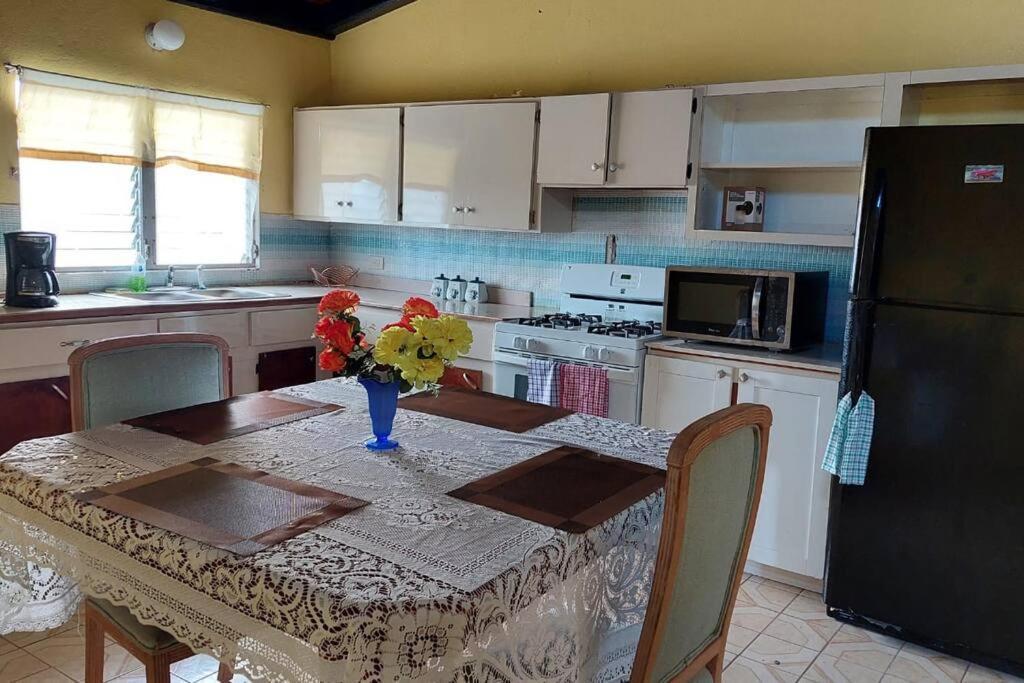 Conveniently Located, Quiet & Amp; Comfortable Christiansted 外观 照片